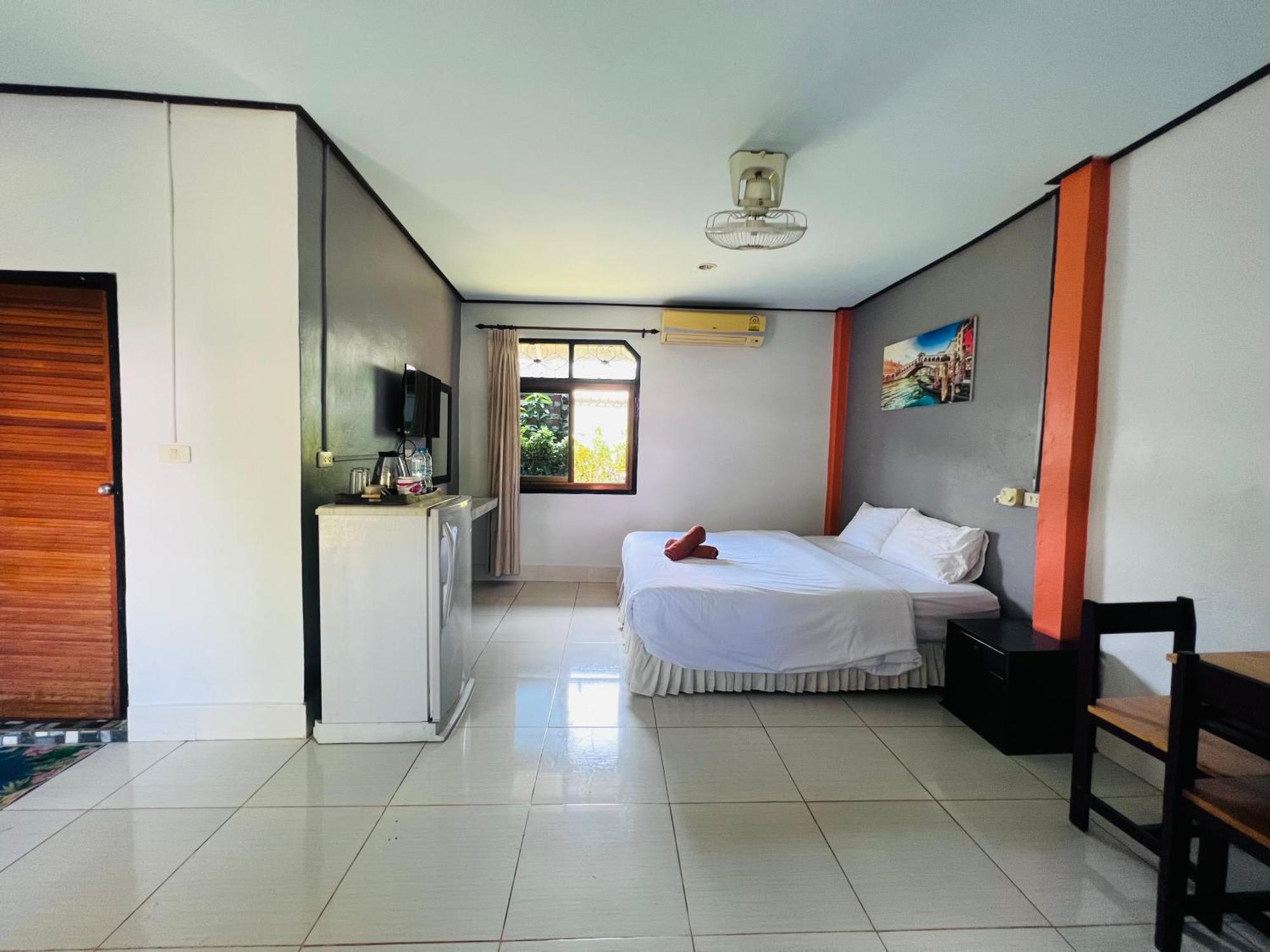 Prukrom Lanta Guesthouse Ko Lanta Exteriör bild