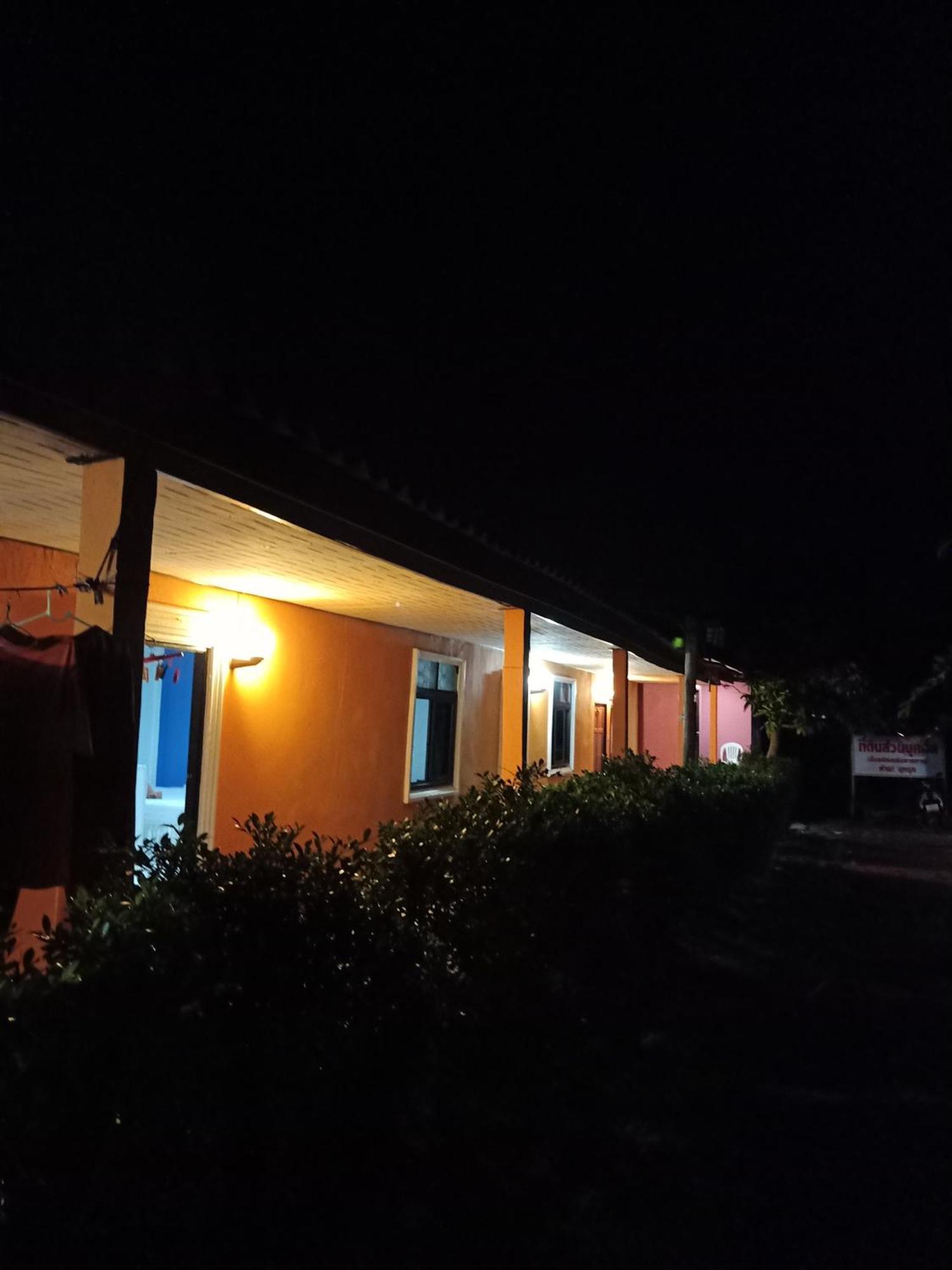 Prukrom Lanta Guesthouse Ko Lanta Rum bild