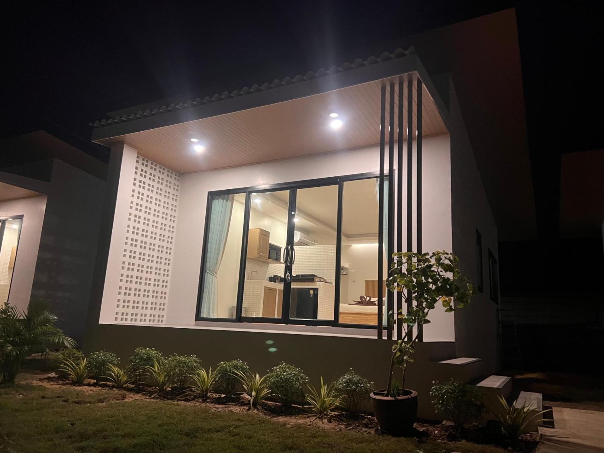 Prukrom Lanta Guesthouse Ko Lanta Exteriör bild