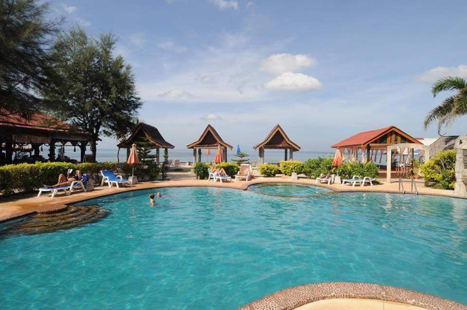 Prukrom Lanta Guesthouse Ko Lanta Exteriör bild