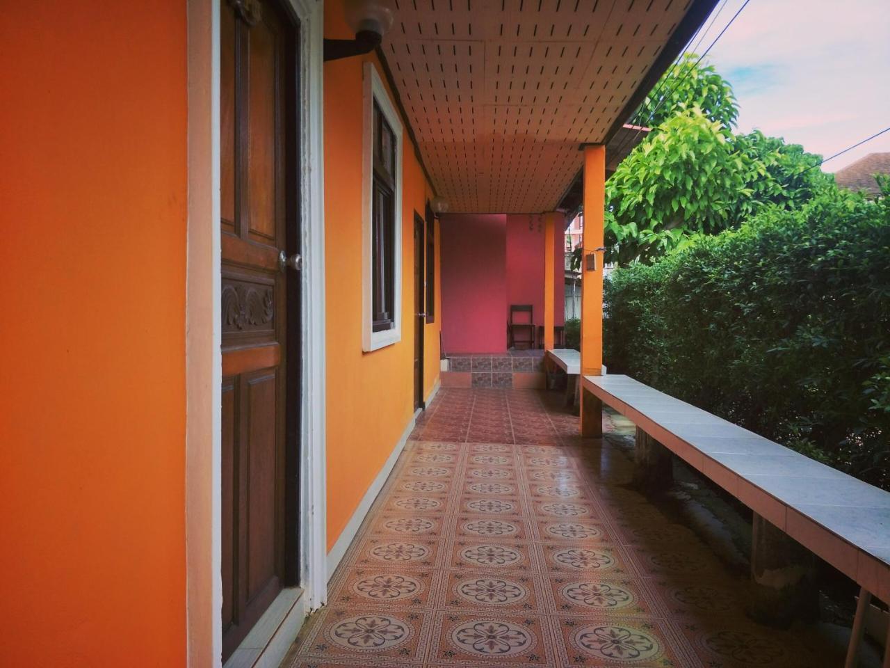 Prukrom Lanta Guesthouse Ko Lanta Exteriör bild