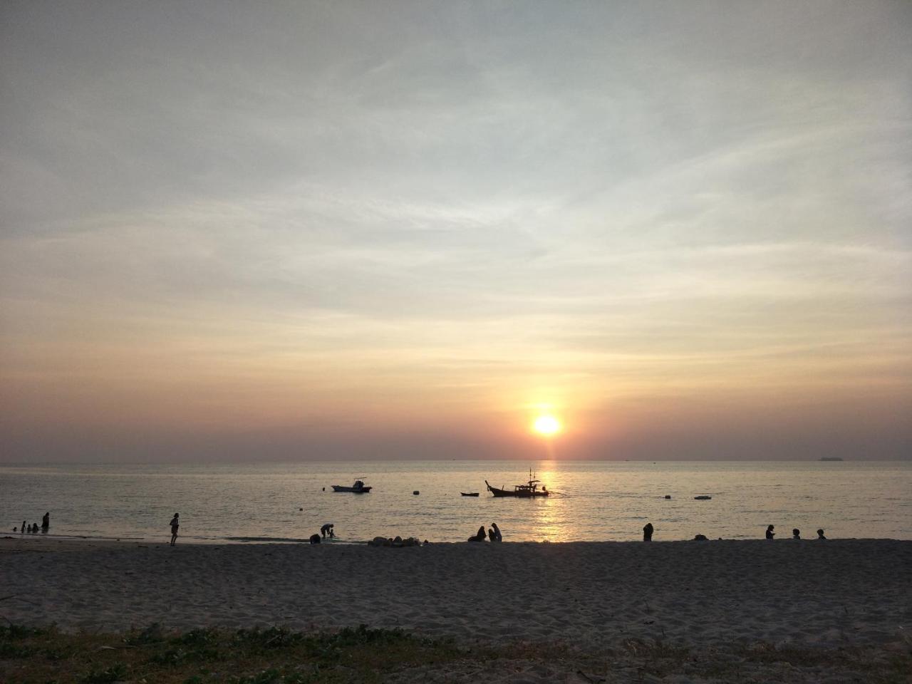 Prukrom Lanta Guesthouse Ko Lanta Exteriör bild